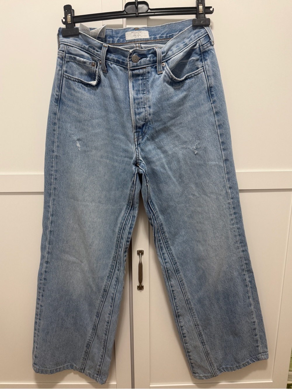 Levi’s Wide Leg Light Wash Jeans W28